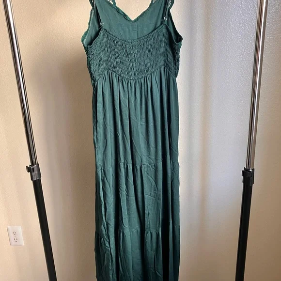 Maxi Dress Emerald Green Lace - Picture 5 of 6